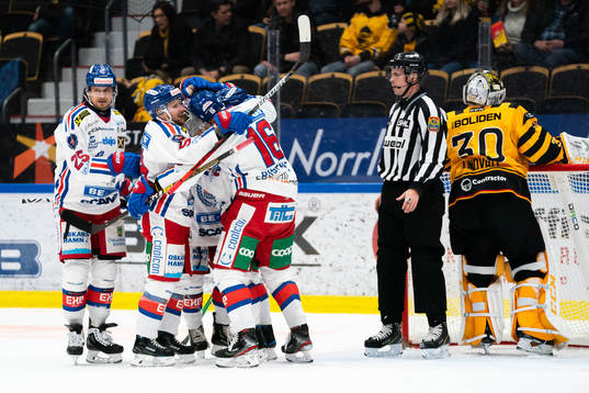 Oskarshamns spelare jublar