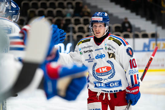 Skellefteås Joakim Lindström jublar