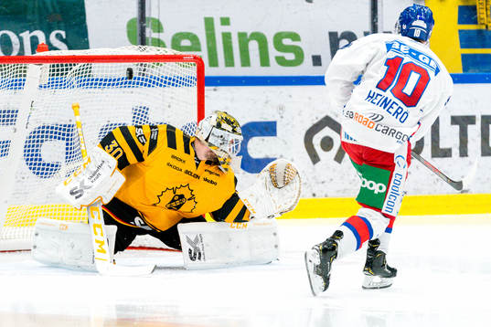 Oskarshamn Nicklas Heinerö gör 2-2 på straff