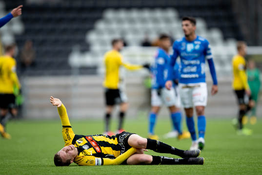 Häckens Viktor Lundberg fick en smäll