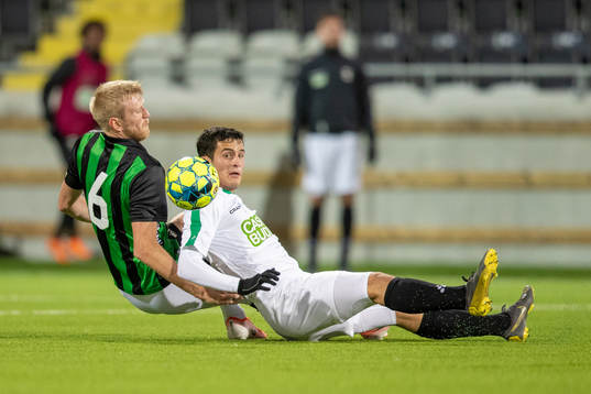 Varbergs Astrit Seljmani mot GAIS Carl Elfgren Nyström