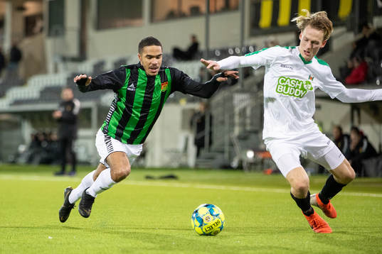 GAIS Marvin Dje Runqvist mot Varbergs Alexander Johansson