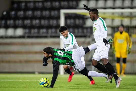 GAIS Predrag Randelovic och Varbergs Astrit Seljmani