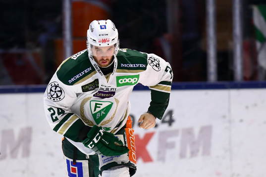 Färjestads Jonathon Blum har skadat sig vid munnen