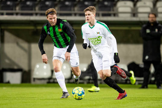 Varbergs Gustav Norlin mot GAIS August Wängberg