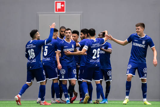IFK Göteborgs Tobias Sana jublar med lagkamrater