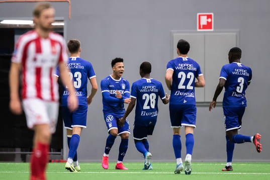 IFK Göteborgs Tobias Sana jublar med lagkamrater