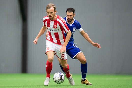 Ålborgs Iver Fossum och IFK Göteborgs André Calisir