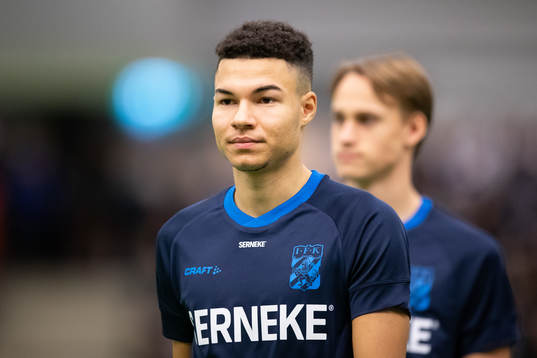 IFK Göteborgs Alexander Jallow innan träningsmatchen i
