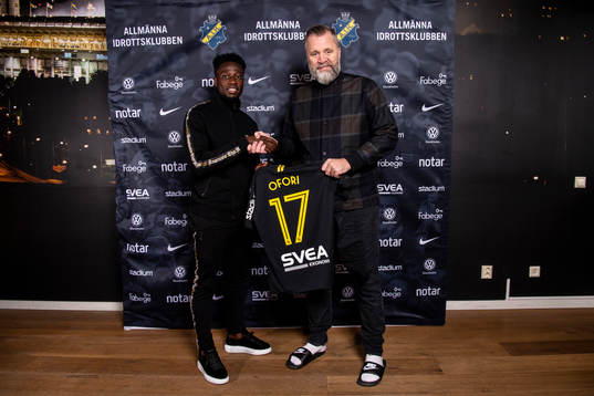 s Ebenezer Ofori och sportchef Björn Wesström