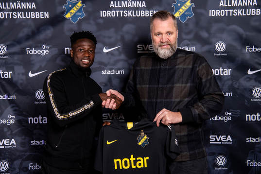s Ebenezer Ofori och sportchef Björn Wesström
