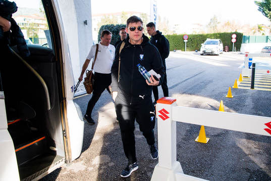 Malmö FFs tränare Jon Dahl Tomasson ankommer till