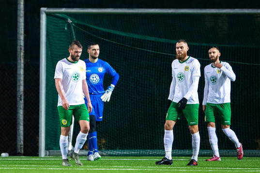 Hammarbys Mads Fenger Nielsen , målvakt Davor Blazevic ,