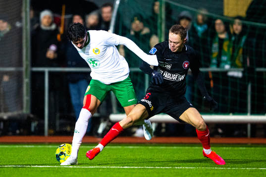 Hammarbys Aimar Sher och Midtjyllands Joel Andersson