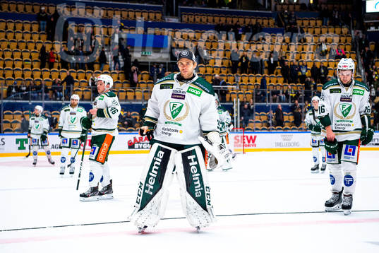 Färjestads målvakt Markus Svensson deppar