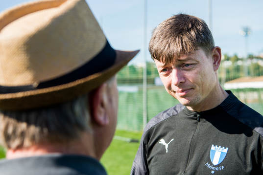 Tränare Jon Dahl Tomasson
