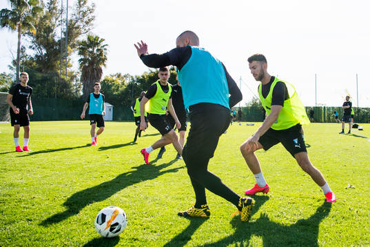 Erdal Rakip bevara Guillermo Molins