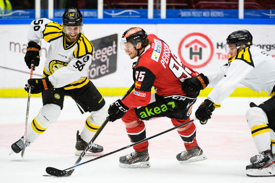 Malmö Redhawks Carl Persson mot Brynäs Jonathan Sigalet
