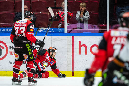 Malmö Redhawks Johan Olofsson jublar