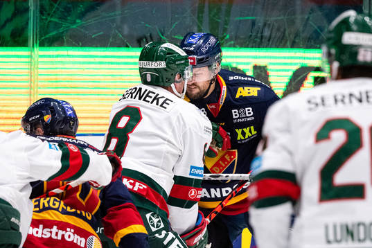 Djurgårdens Dick Axelsson och Frölundas Viktor Ekbom