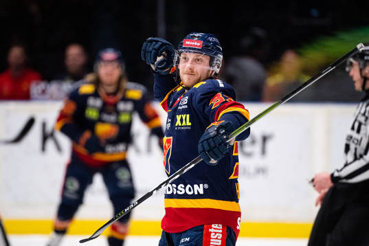 Djurgårdens Linus Hultström jublar