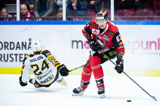 Skellefteås Andreas Wingerli och Malmö Redhawks Fredrik