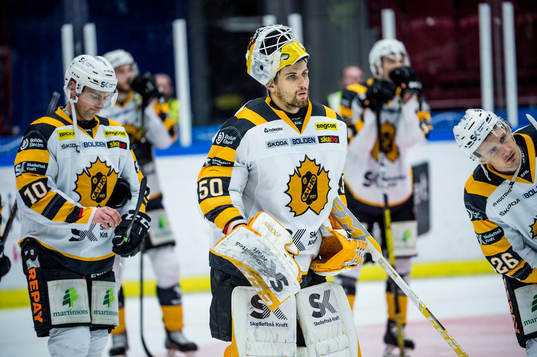 Skellefteås målvakt Mantas Armalis deppar med