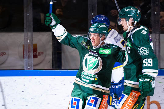 Färjestads Marcus Nilsson och Linus Johansson jublar
