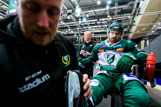 Färjestads Martin Johansson får nya skenor