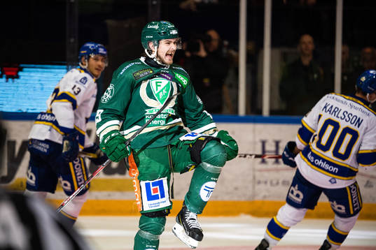 Färjestads Linus Johansson jublar