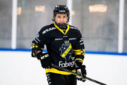 s Line Bialik Öien