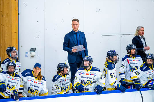s tränare Joakim Engström