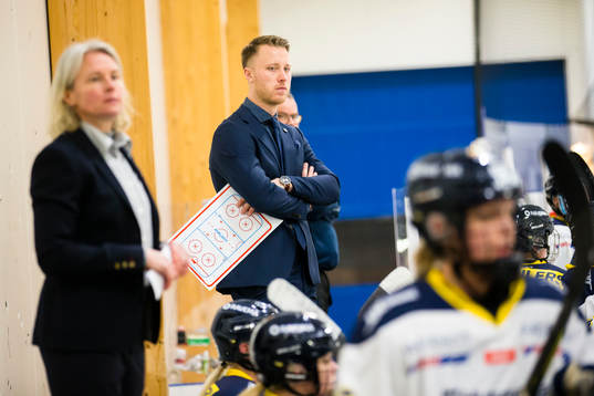 s tränare Joakim Engström