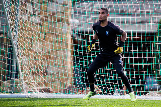 Målvakt Lamin Sarr