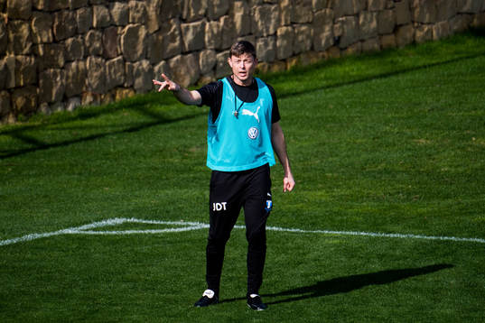 Tränare Jon Dahl Tomasson