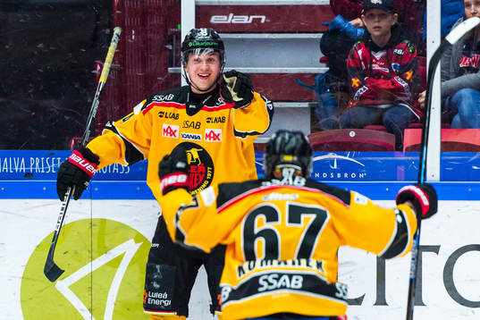 Luleås Jonas Berglund jublar