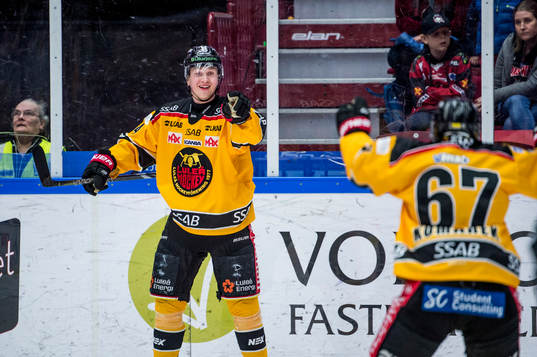 Luleås Jonas Berglund jublar