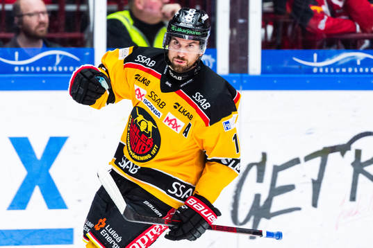Luleås Niklas Olausson jublar
