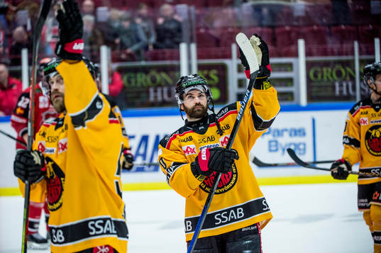 Luleås Jack Connolly jublar