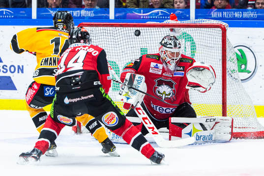 Luleås Einar Emanuelsson gör 1-3 bakom Malmö Redhawks
