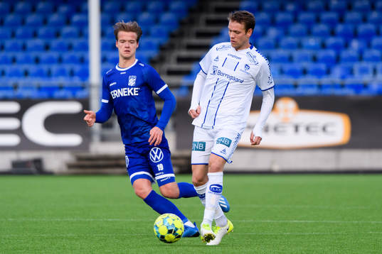 IFK Göteborgs August Erlingmark och Sarpsborgs Ole Jørgen