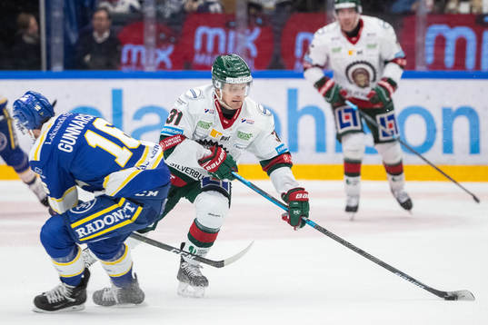 Leksands Daniel Gunnarsson och Frölundas Nicklas Lasu