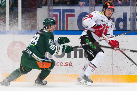 Färjestads Linus Arnesson och Örebros Max Lindholm