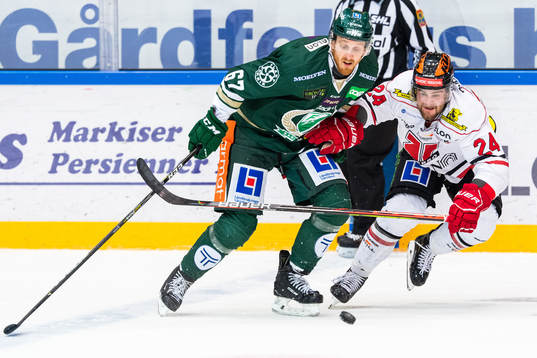 Färjestads Pontus Widerström och Örebros Aaron Irving i