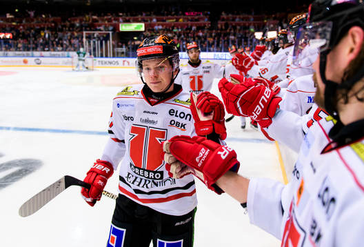 Örebros Linus Öberg jublar