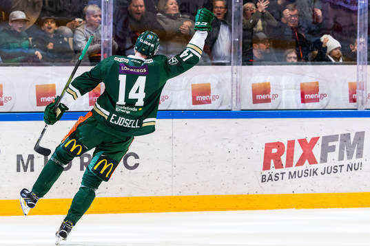Färjestads Victor Ejdsell jublar