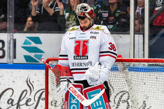 Örebros målvakt Dominik Furch  deppar