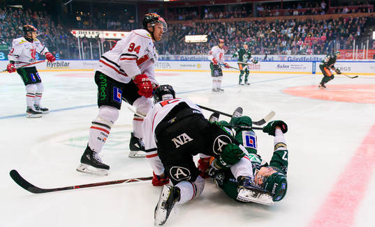 Färjestads Oskar Bäck