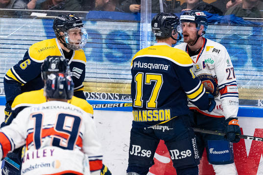 s Christoffer Persson och Emil Johansson med Växjös