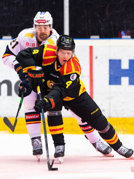 Djurgårdens Patrik Berglund och Brynäs Niclas Lundgren